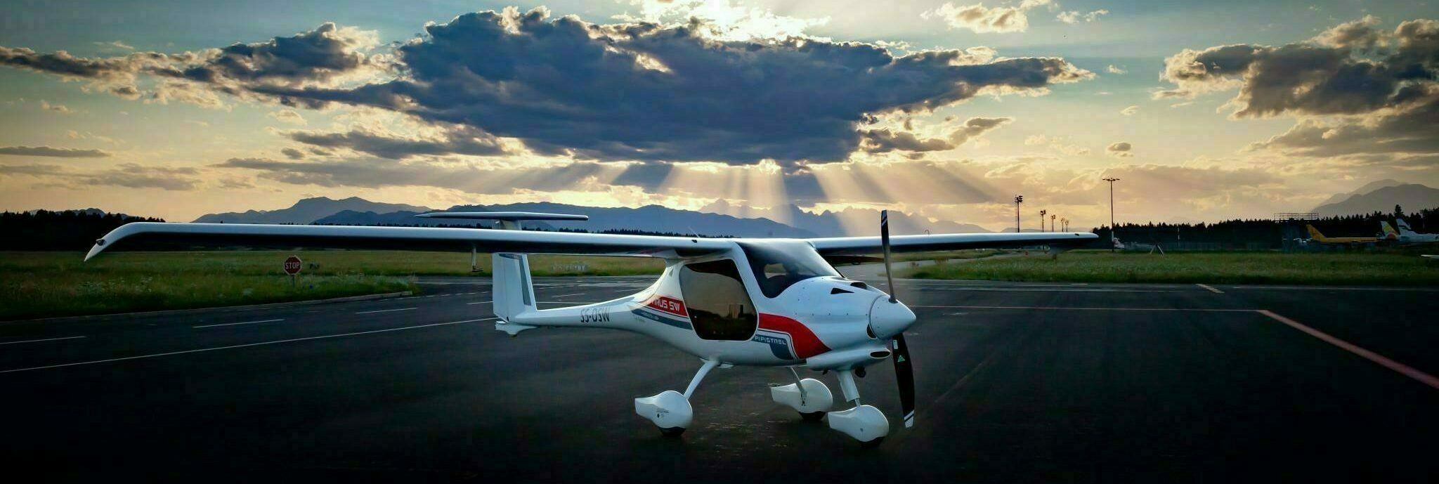 Pipistrel Virus 121 on tarmac